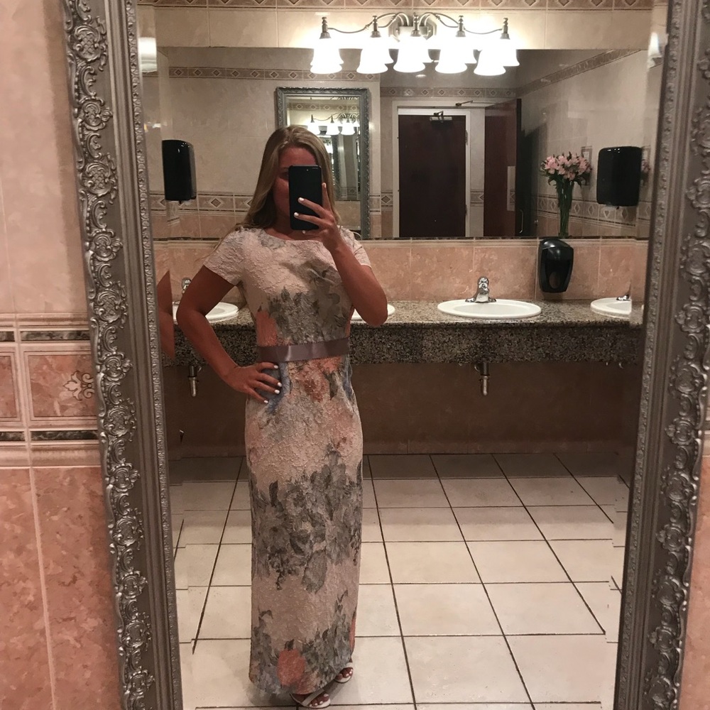 I wore this dress to a wedding 💐